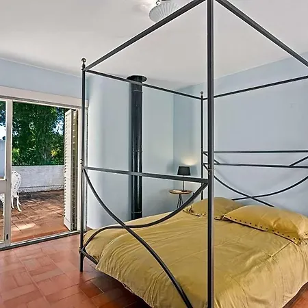 Sleeps 8 With Pool And Air Con Villa