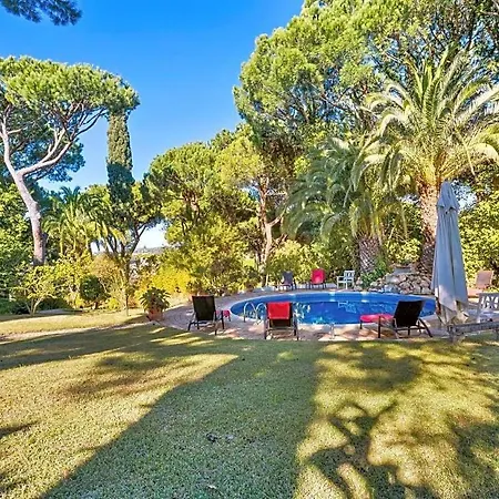 Villa Sleeps 8 With Pool And Air Con Vilamoura